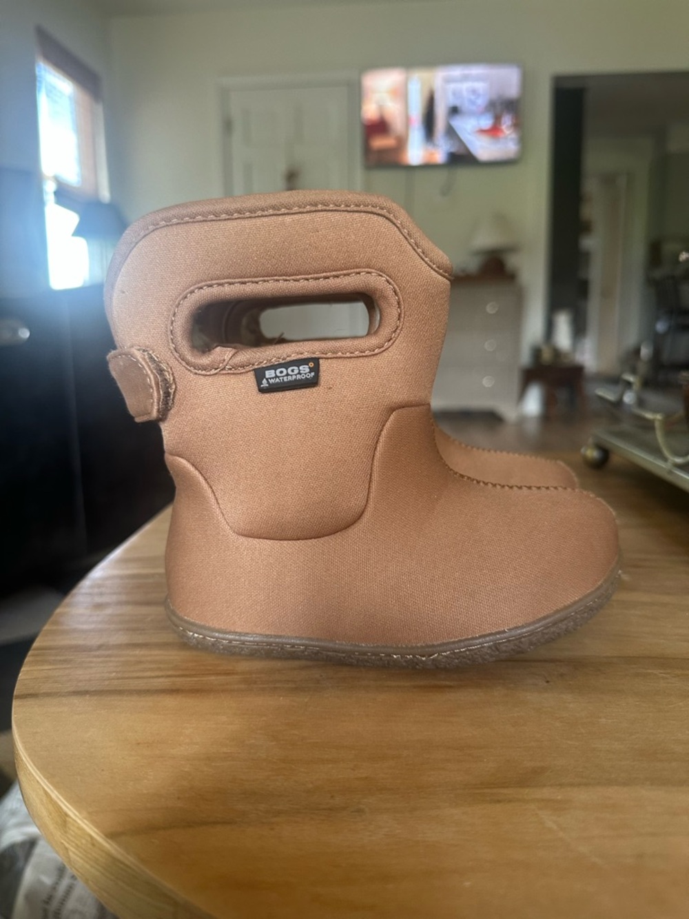 Bogs baby bogs solid fur lined Tan Pull-On Waterproof Boots. Infant size 7